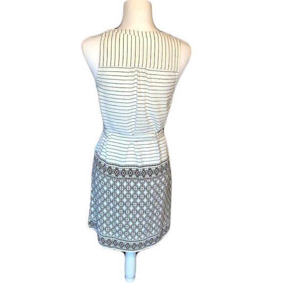 A New Day Dress with Built in Belt XS - Picture 2 of 3